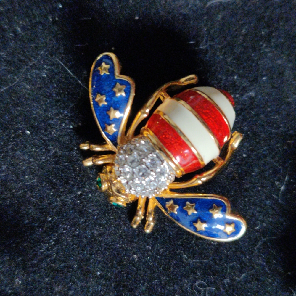 Joan Rivers RARE red white and blue bee brooch pin